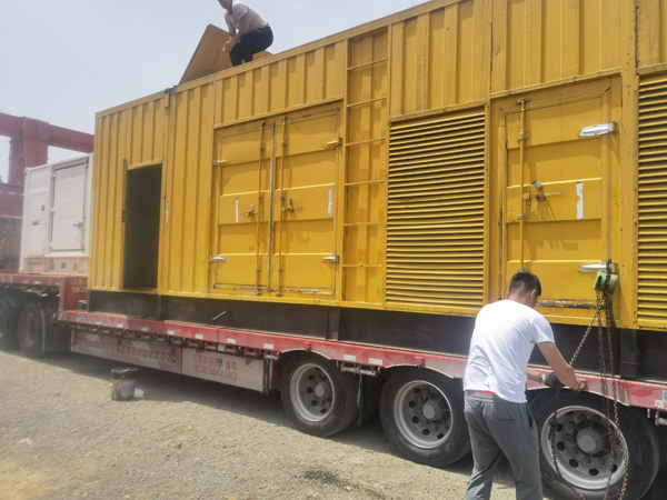 伊州除了负载情况和发动机维护,还有哪些因素会影响 200kw 柴油发电机的油耗?